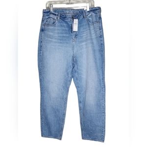 NWT American Eagle Mom Jean Size 16 Lightwash AEO